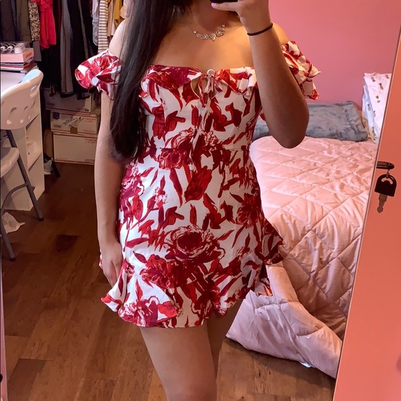 Off the shoulder mini dress πΊ - Picture 2 of 9